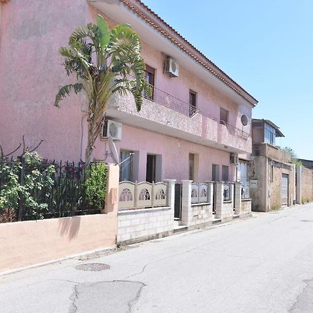 Izzhome Lagoon Pula Bagian luar foto